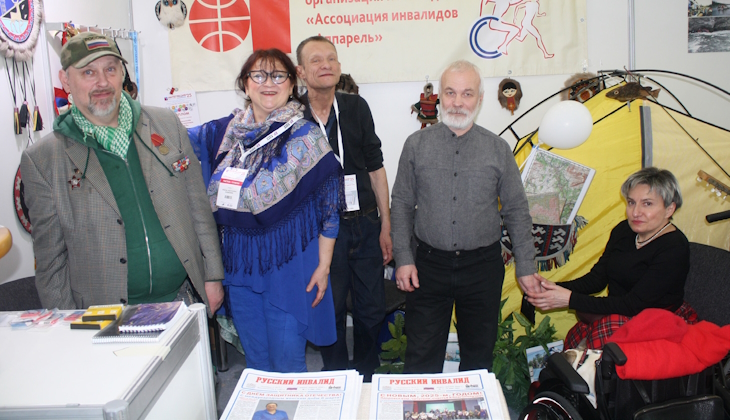 У стенда МАИ «Аппарель»